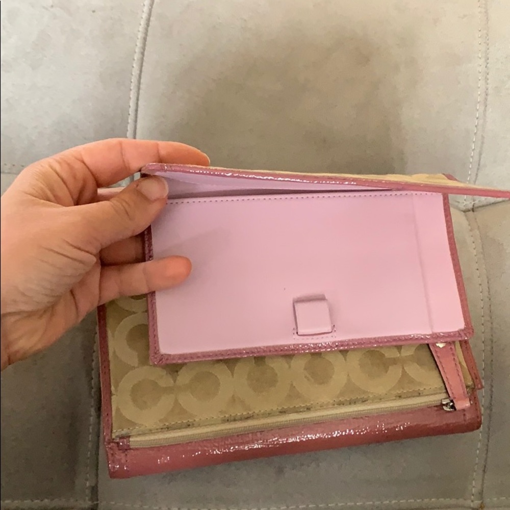 Coach Wallet - Picture 4 of 4